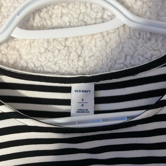 Old Navy Stripped 3/4 sleeve Dress - Picture 3 of 4